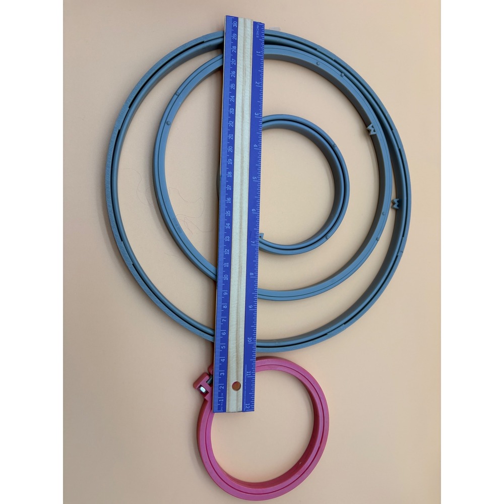 Unbranded Embroidery Hoops Unisex OS Grey Pink Excellent Plastic Craft Set of 4